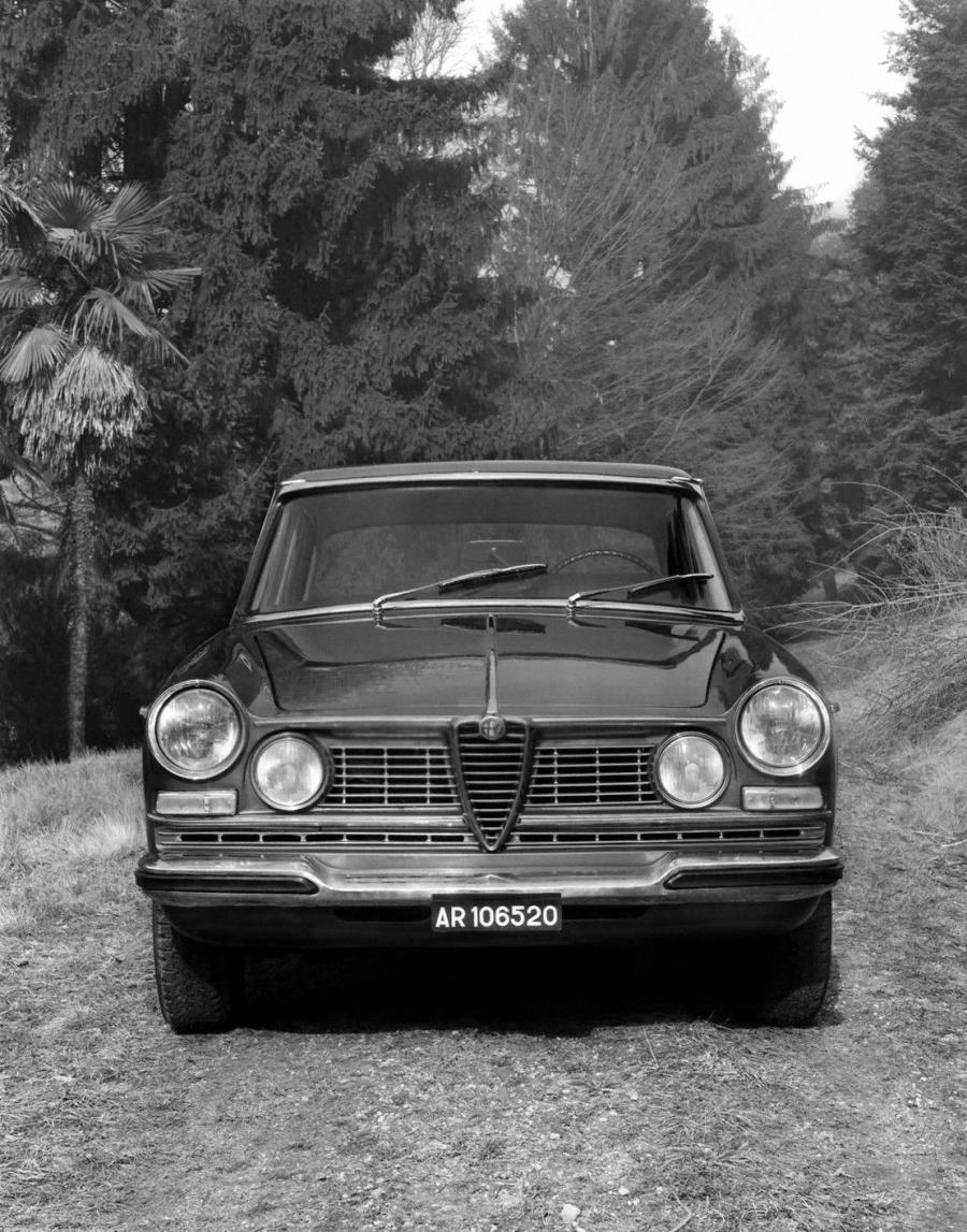  Alfa Romeo 2600 Berlina (106) 1962 года  (фото 4 из 8)